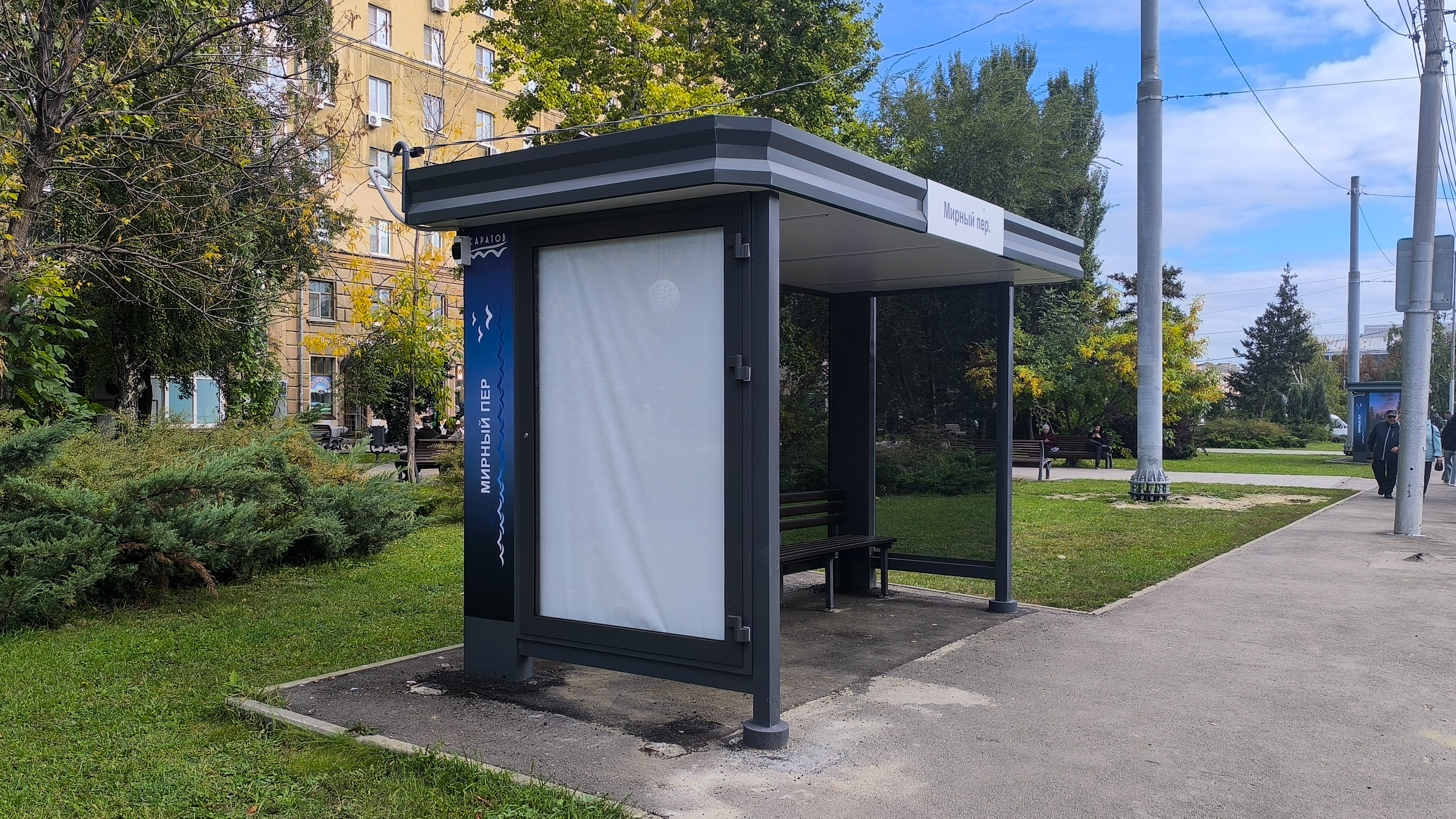 В Саратове обновили 27 остановочных павильонов в Кировском и Ленинском районах